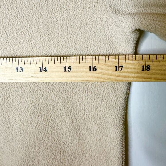 Tuckernuck Dudley Stephens Turtleneck Women S Beige Vello Fleece Tunic Preppy - Picture 6 of 8